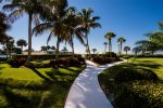 016_Tropically-Landscaped