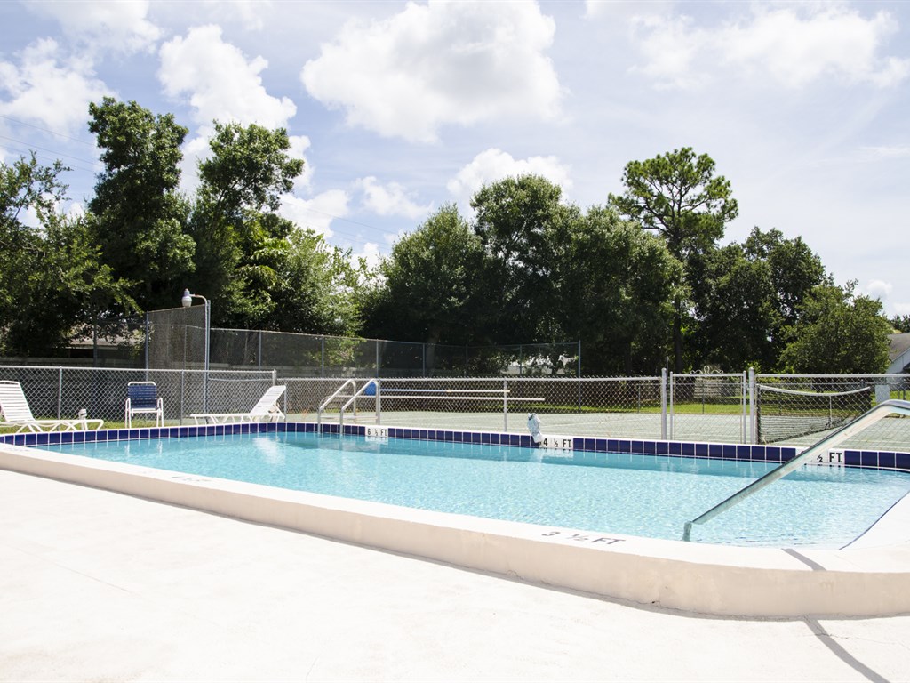 020_Swimming-Pool | Candy Swick