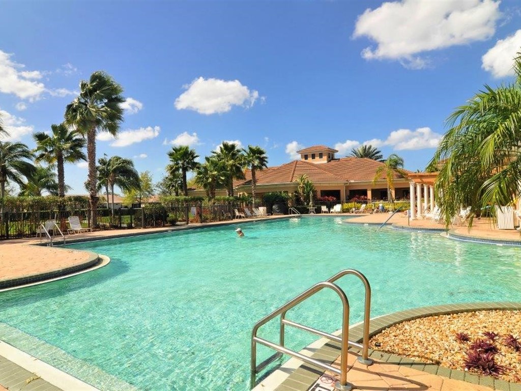 Lakeridge Falls Community in Sarasota, FL 34233 Candy Swick's