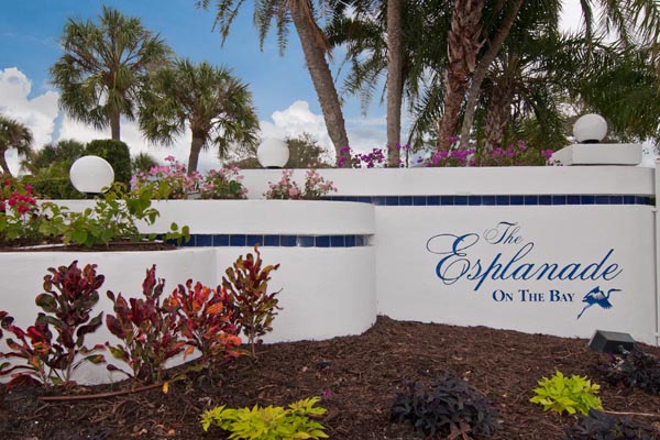 EsplanadeOnTheBayEntrance