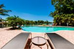 032_Pool-Overlooks-Hudson-Bayou