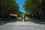 033_Entrance