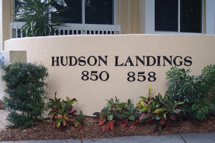 HudsonLandingsEntrance