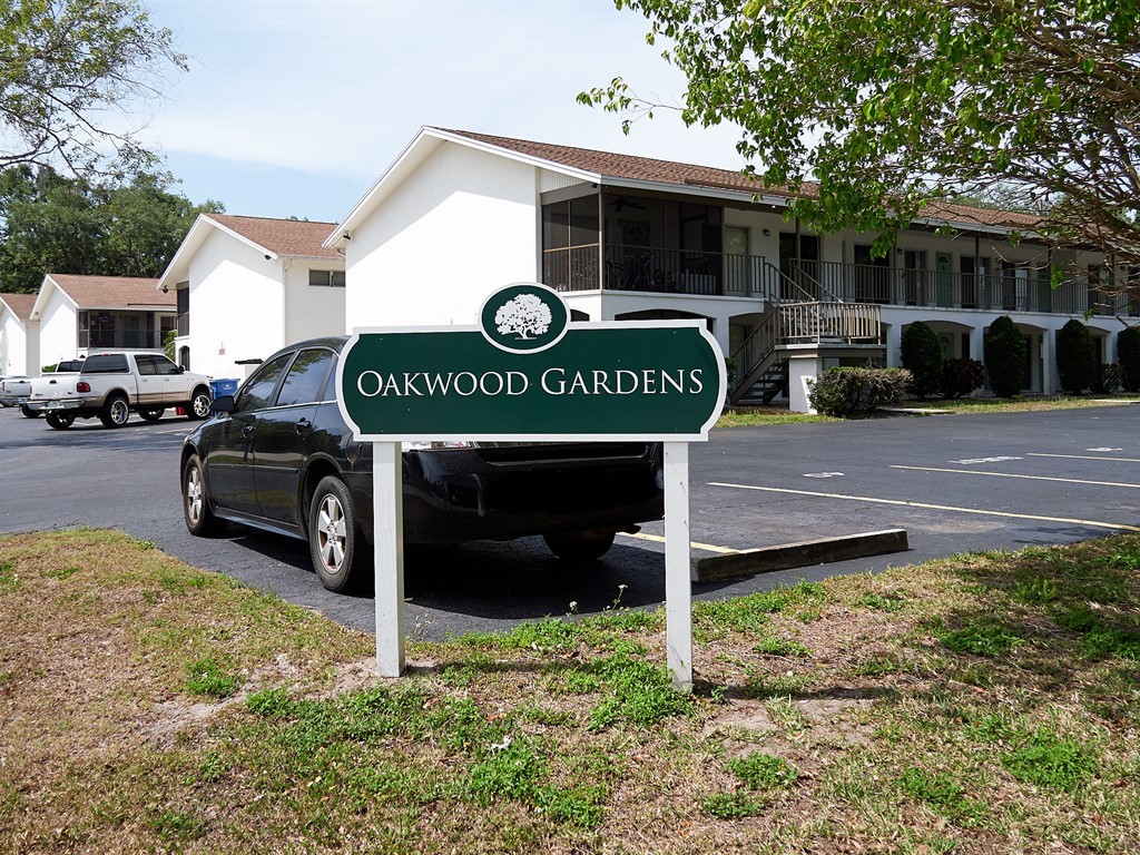 Oakwood Gardens Community in Sarasota, FL 34233 Candy Swick's